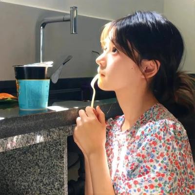 顶流女星被曝表情包火出圈，连日来全网画面流出